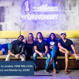 Draper Startup House For Entrepreneurs Capsule hotel